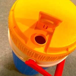 IGLOO 🛍️ SALE!🔥 VINTAGE RARE 1/2 GALLON COOLER/THERMOS W/ spout & handle LEGO
